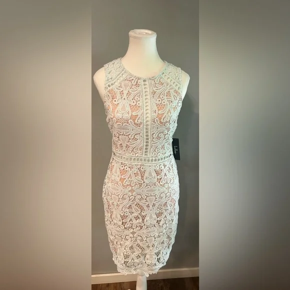 Lulu’s Lace Easter Wedding Bridal Baby Shower Dress - Picture 1 of 3